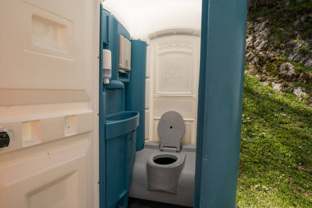 Portable Toilet Options We Offer in Oelwein, IA