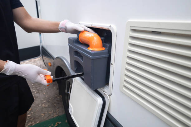 Best Portable toilet rental cost  in Oelwein, IA